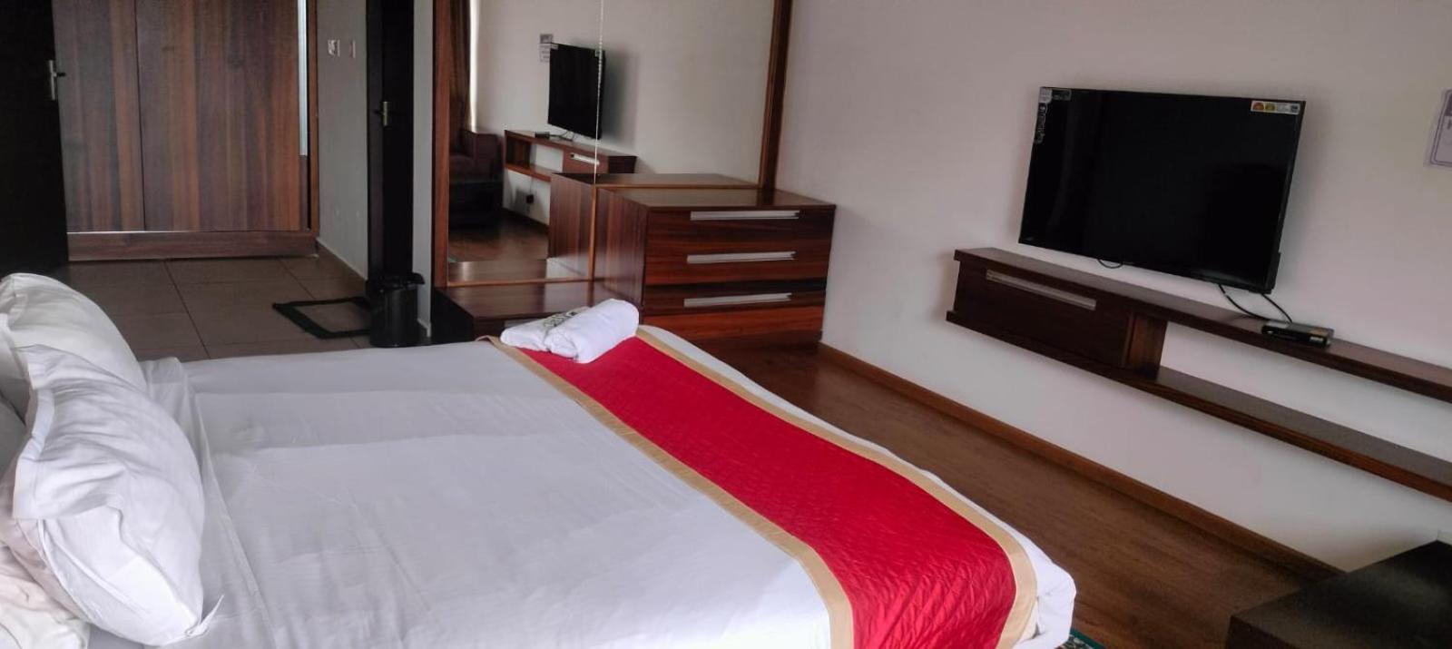 Ezebella Luxury Service Villa ウーティ エクステリア 写真